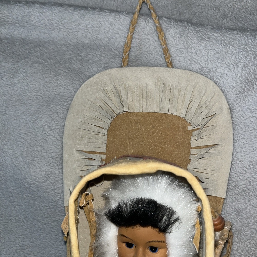 Vintage Papoose Indian Doll Leather Dream Catcher Eskimo Native In Cradle - Picture 5 of 12